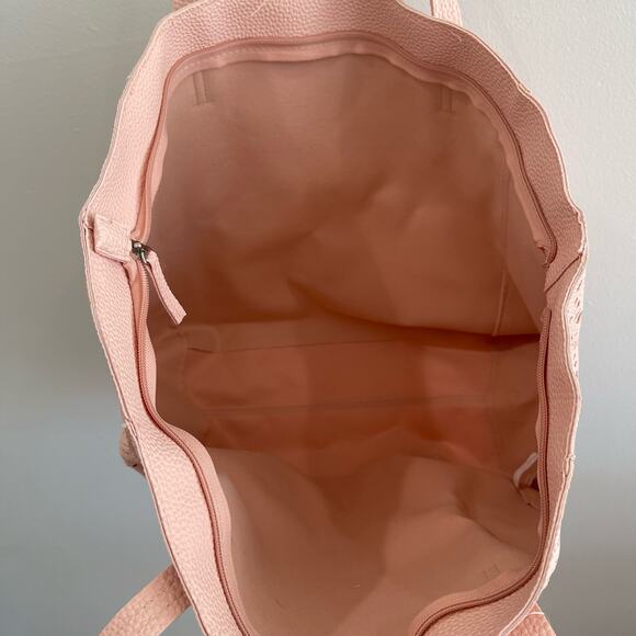 NWT Bath & Body Works Tote - Picture 3 of 4